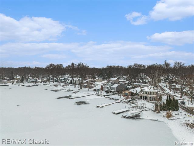 Builiding view twenty seven for 3166 Arbutus, Commerce Township, MI. 48382