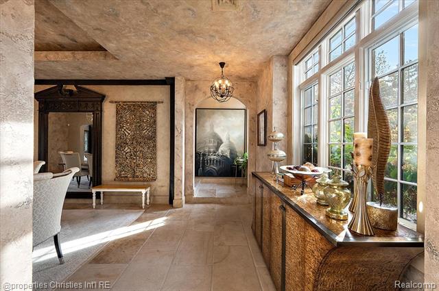 Builiding view eighteen for 3701 Northwood, West Bloomfield, MI. 48324