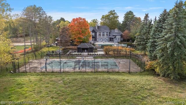 Builiding view eighty six for 3701 Northwood, West Bloomfield, MI. 48324