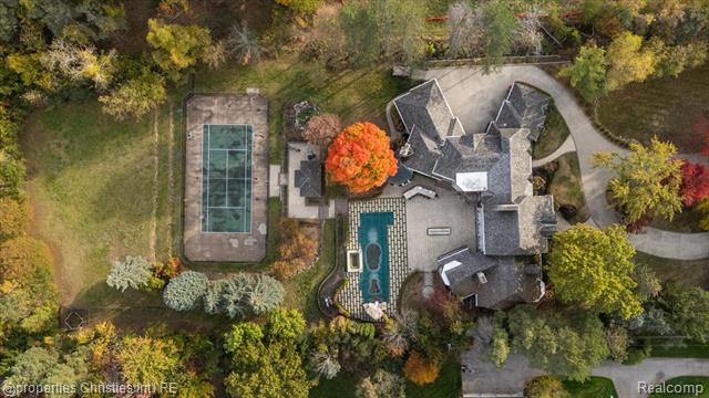 Builiding view eighty three for 3701 Northwood, West Bloomfield, MI. 48324