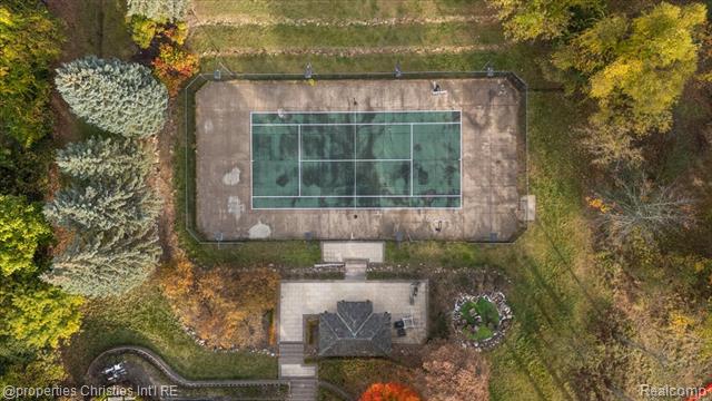 Builiding view eighty two for 3701 Northwood, West Bloomfield, MI. 48324