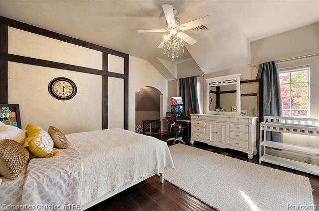 Builiding view fifty seven for 3701 Northwood, West Bloomfield, MI. 48324