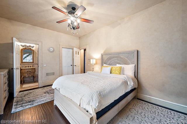 Builiding view fifty for 3701 Northwood, West Bloomfield, MI. 48324