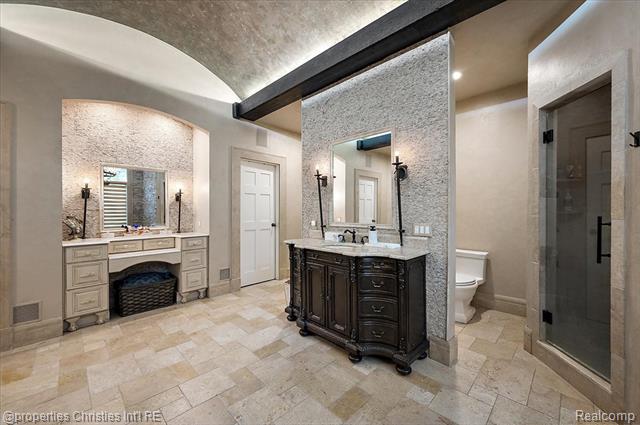 Builiding view forty one for 3701 Northwood, West Bloomfield, MI. 48324