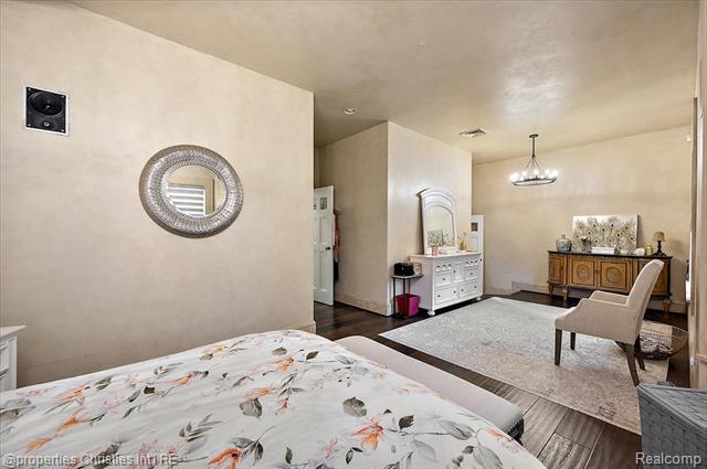 Builiding view forty six for 3701 Northwood, West Bloomfield, MI. 48324