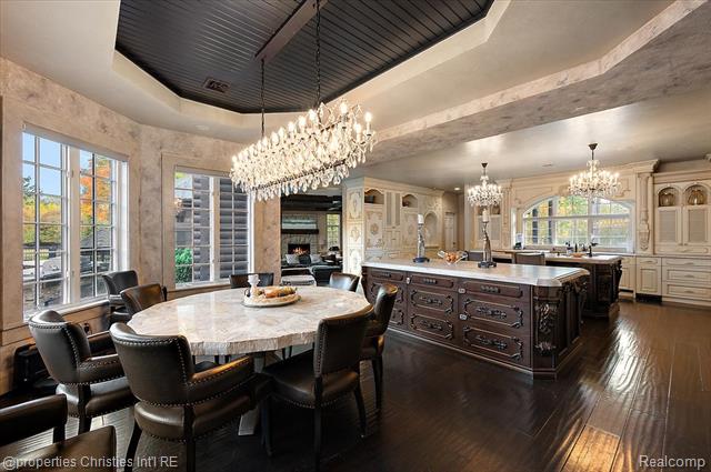 Builiding view nineteen for 3701 Northwood, West Bloomfield, MI. 48324