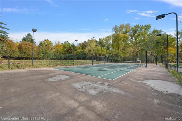 Builiding view seventy nine for 3701 Northwood, West Bloomfield, MI. 48324