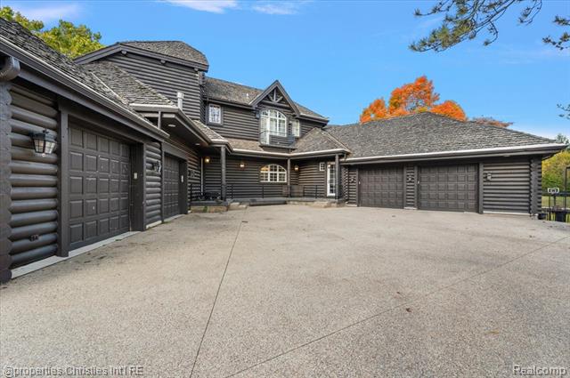 Builiding view sixty nine for 3701 Northwood, West Bloomfield, MI. 48324