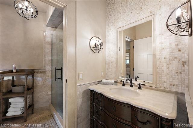 Builiding view sixty three for 3701 Northwood, West Bloomfield, MI. 48324