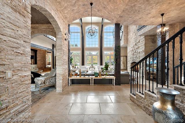 Builiding view ten for 3701 Northwood, West Bloomfield, MI. 48324