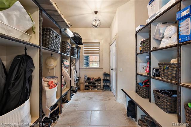 Builiding view thirty four for 3701 Northwood, West Bloomfield, MI. 48324