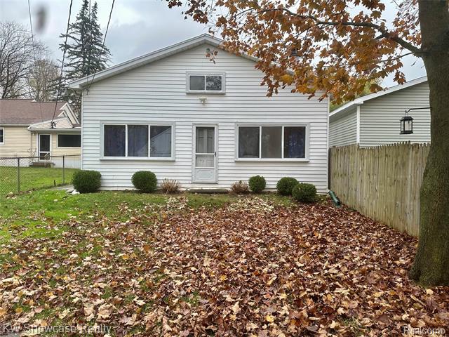 Builiding view thirty five for 1125 E Commerce, Milford, MI. 48381