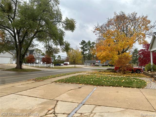 Builiding view thirty nine for 1125 E Commerce, Milford, MI. 48381