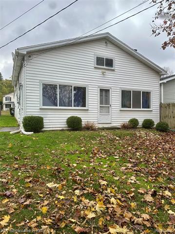 Builiding view thirty two for 1125 E Commerce, Milford, MI. 48381