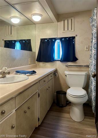 Builiding view three for 1125 E Commerce, Milford, MI. 48381