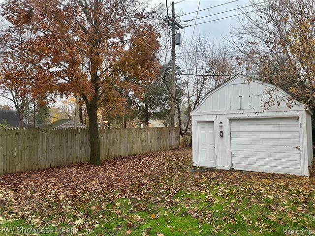 Builiding view twenty nine for 1125 E Commerce, Milford, MI. 48381