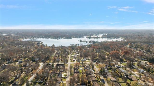 Builiding view forty for 4775 Halberd, Commerce Township, MI. 48382