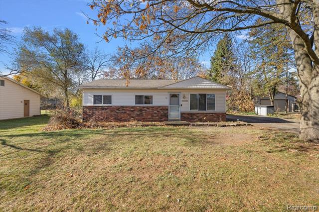 Builiding view one for 4775 Halberd, Commerce Township, MI. 48382