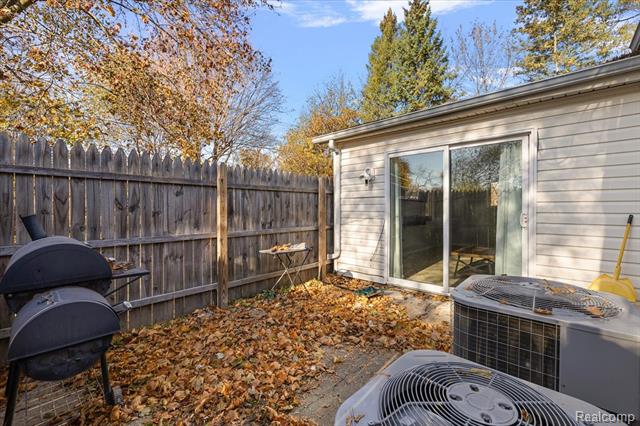 Builiding view thirty two for 4775 Halberd, Commerce Township, MI. 48382