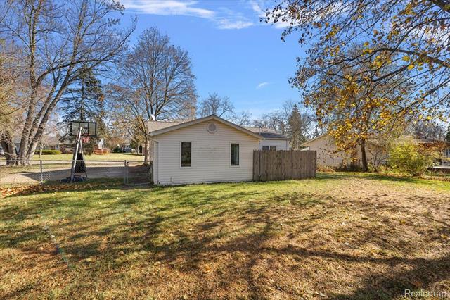 Builiding view thirty for 4775 Halberd, Commerce Township, MI. 48382