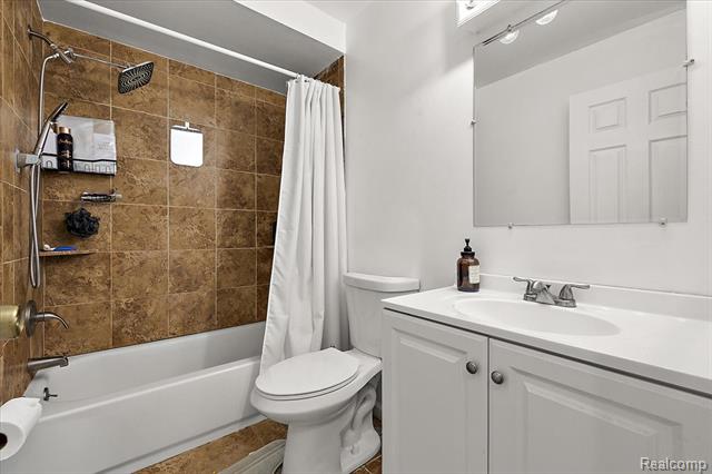 Builiding view twenty three for 4775 Halberd, Commerce Township, MI. 48382