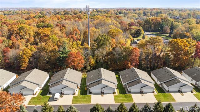 Builiding view thirty two for 2951 Gabriel, Commerce Township, MI. 48382