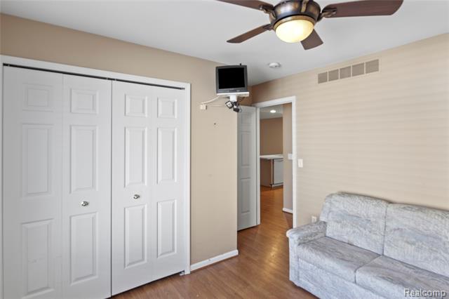 Builiding view twenty three for 2951 Gabriel, Commerce Township, MI. 48382