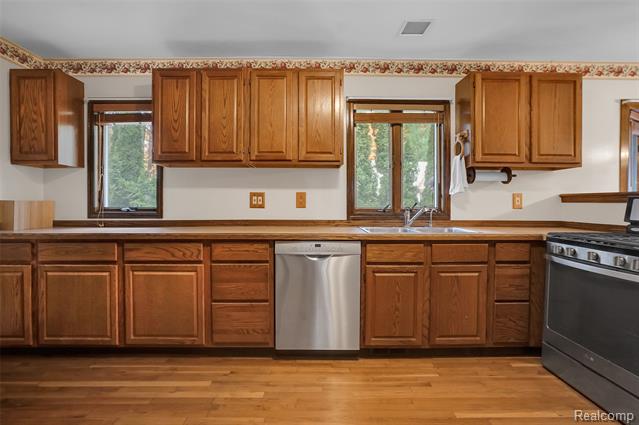 Builiding view seven for 1431 E Commerce, Commerce Township, MI. 48382