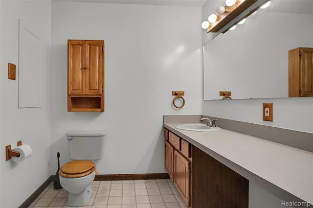 Builiding view seventeen for 1431 E Commerce, Commerce Township, MI. 48382