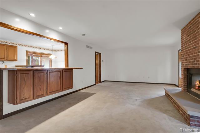 Builiding view twelve for 1431 E Commerce, Commerce Township, MI. 48382