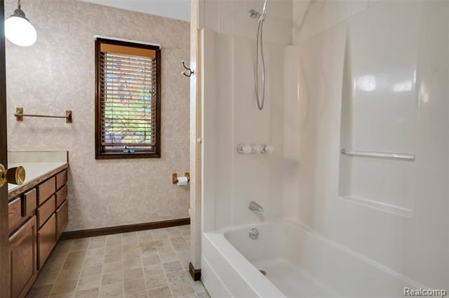 Builiding view twenty three for 1431 E Commerce, Commerce Township, MI. 48382