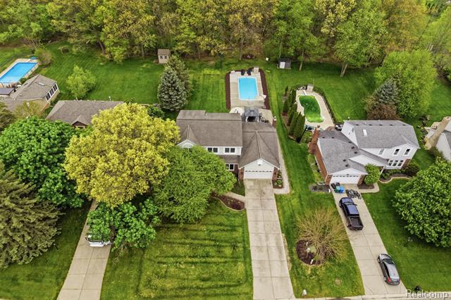 Builiding view ten for 8876 Wintercove, Commerce Township, MI. 48382