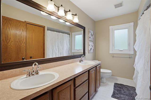 Builiding view thirty nine for 8876 Wintercove, Commerce Township, MI. 48382