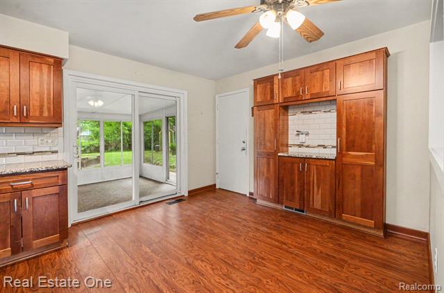 Builiding view eight for 2523 Watonga, Commerce Township, MI. 48382