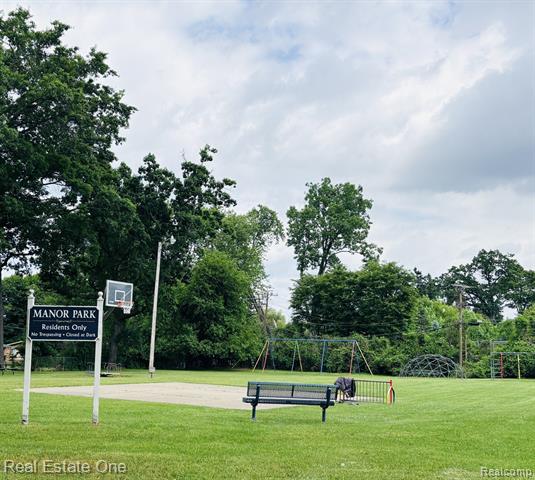 Builiding view forty seven for 2523 Watonga, Commerce Township, MI. 48382