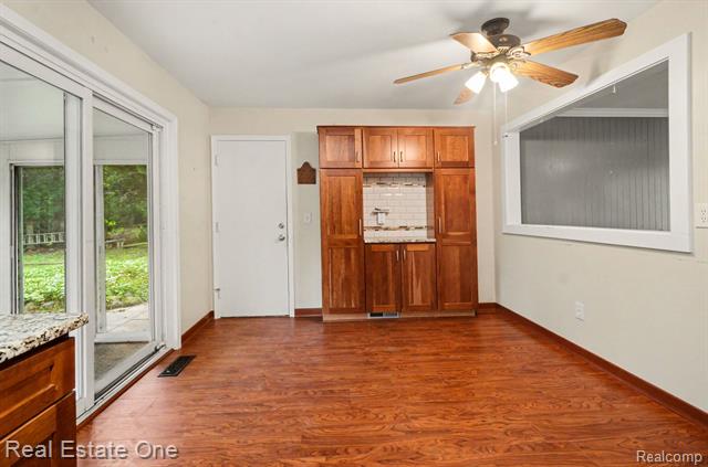 Builiding view six for 2523 Watonga, Commerce Township, MI. 48382