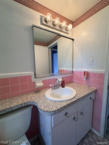 Builiding view twenty one for 2523 Watonga, Commerce Township, MI. 48382