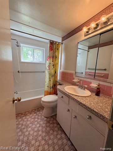 Builiding view twenty two for 2523 Watonga, Commerce Township, MI. 48382