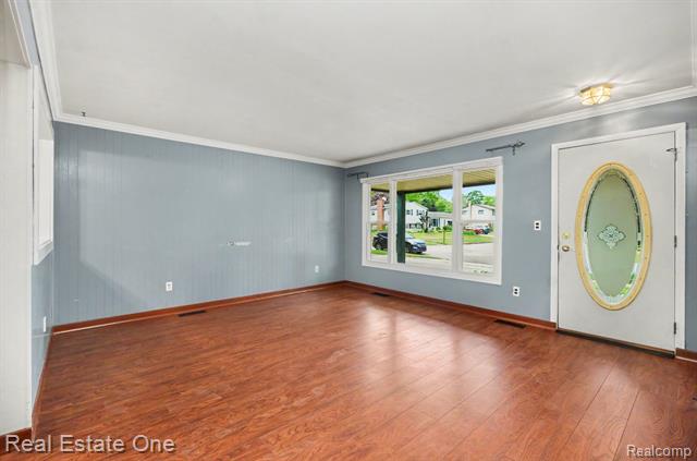 Builiding view two for 2523 Watonga, Commerce Township, MI. 48382