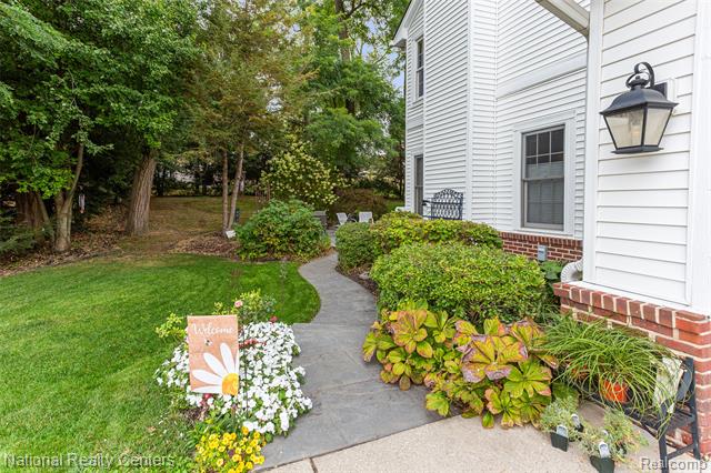 Builiding view five for 2028 Applebrook, Commerce Township, MI. 48382