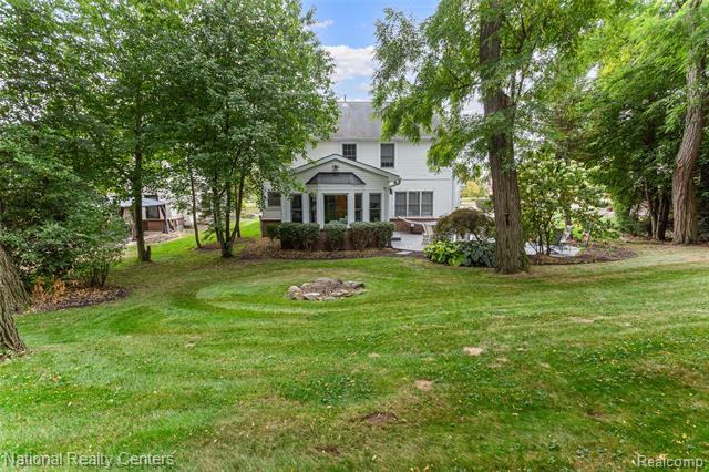 Builiding view forty eight for 2028 Applebrook, Commerce Township, MI. 48382