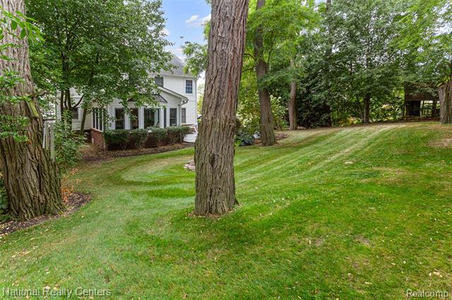 Builiding view forty nine for 2028 Applebrook, Commerce Township, MI. 48382