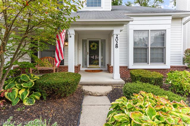 Builiding view one for 2028 Applebrook, Commerce Township, MI. 48382