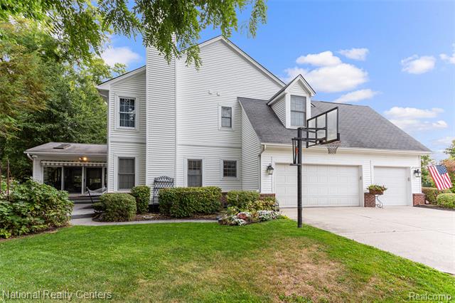 Builiding view seven for 2028 Applebrook, Commerce Township, MI. 48382