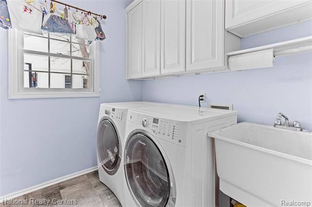 Builiding view sixteen for 2028 Applebrook, Commerce Township, MI. 48382