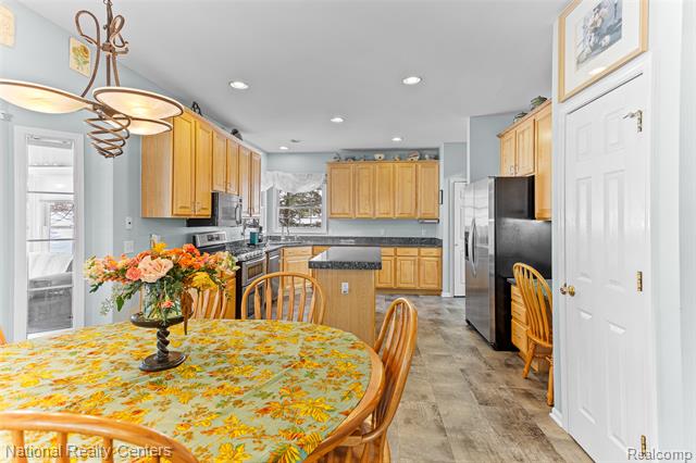 Builiding view ten for 2028 Applebrook, Commerce Township, MI. 48382