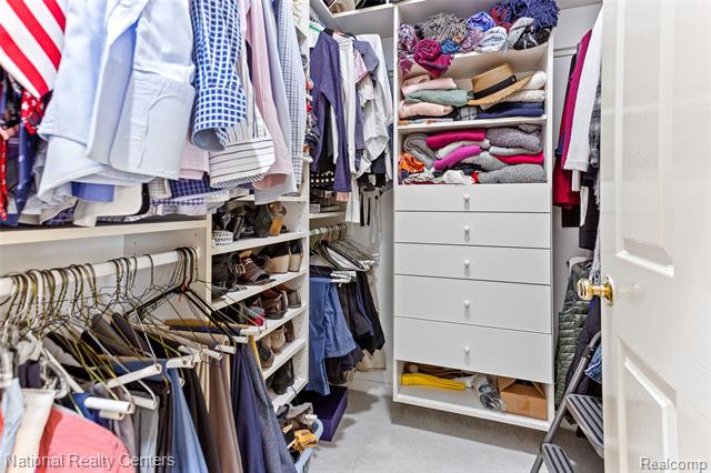 Builiding view thirty three for 2028 Applebrook, Commerce Township, MI. 48382