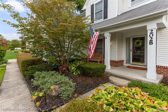 Builiding view three for 2028 Applebrook, Commerce Township, MI. 48382