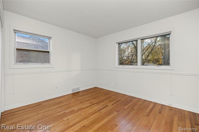 Builiding view nineteen for 2360 Pine View, West Bloomfield, MI. 48324