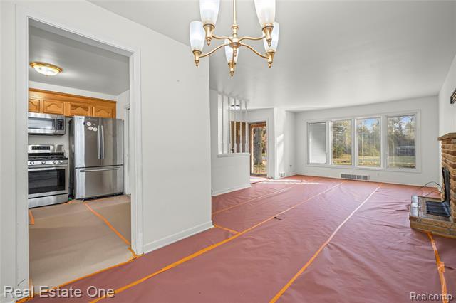 Builiding view seven for 2360 Pine View, West Bloomfield, MI. 48324